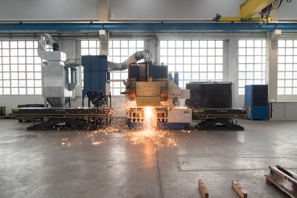 Amurrio acquires a new machine for the welding of rail to crossings